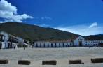 A enorme praça central de Villa de Leyva, na Colômbia